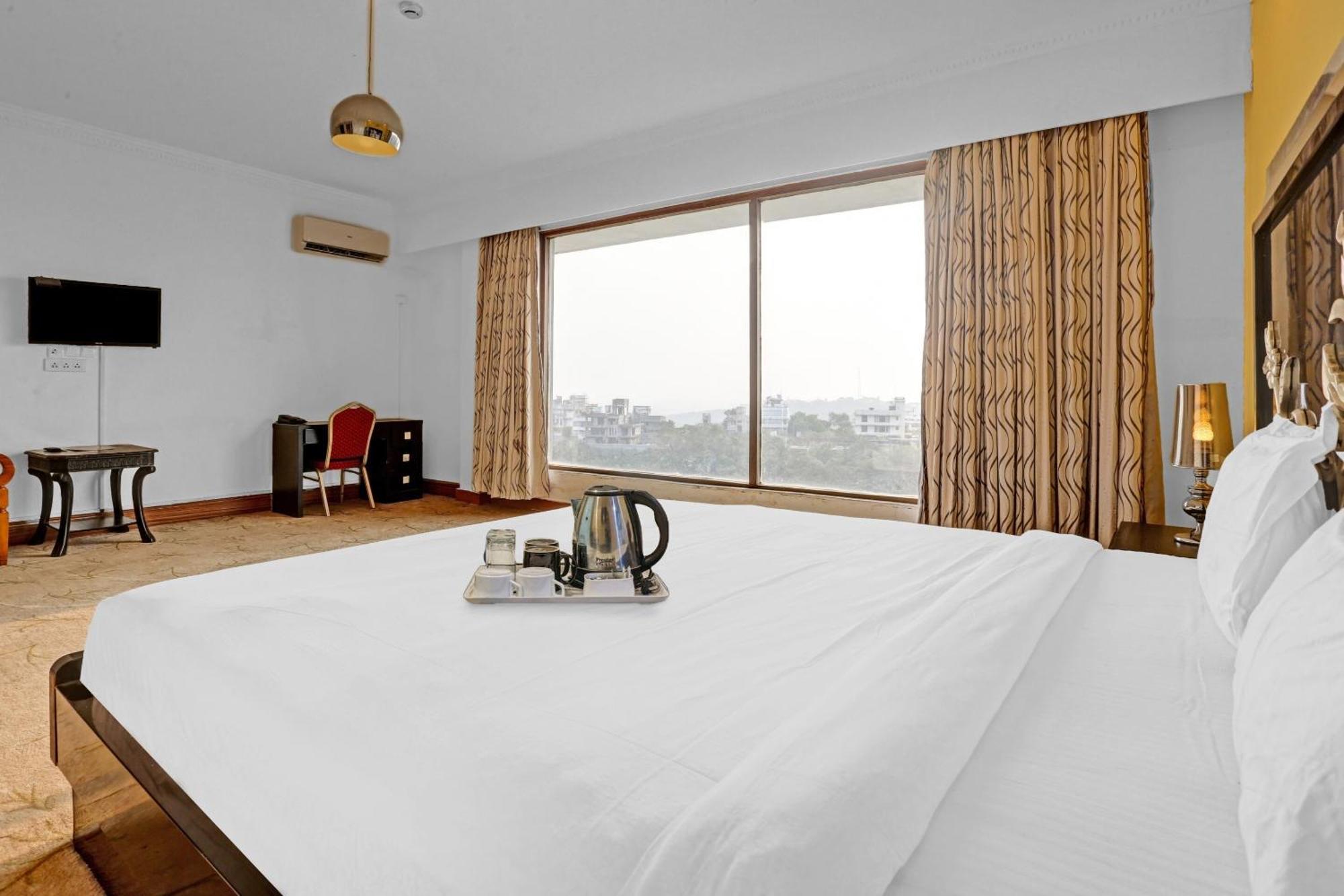 Townhouse Royal Palms Hotel Mumbai
