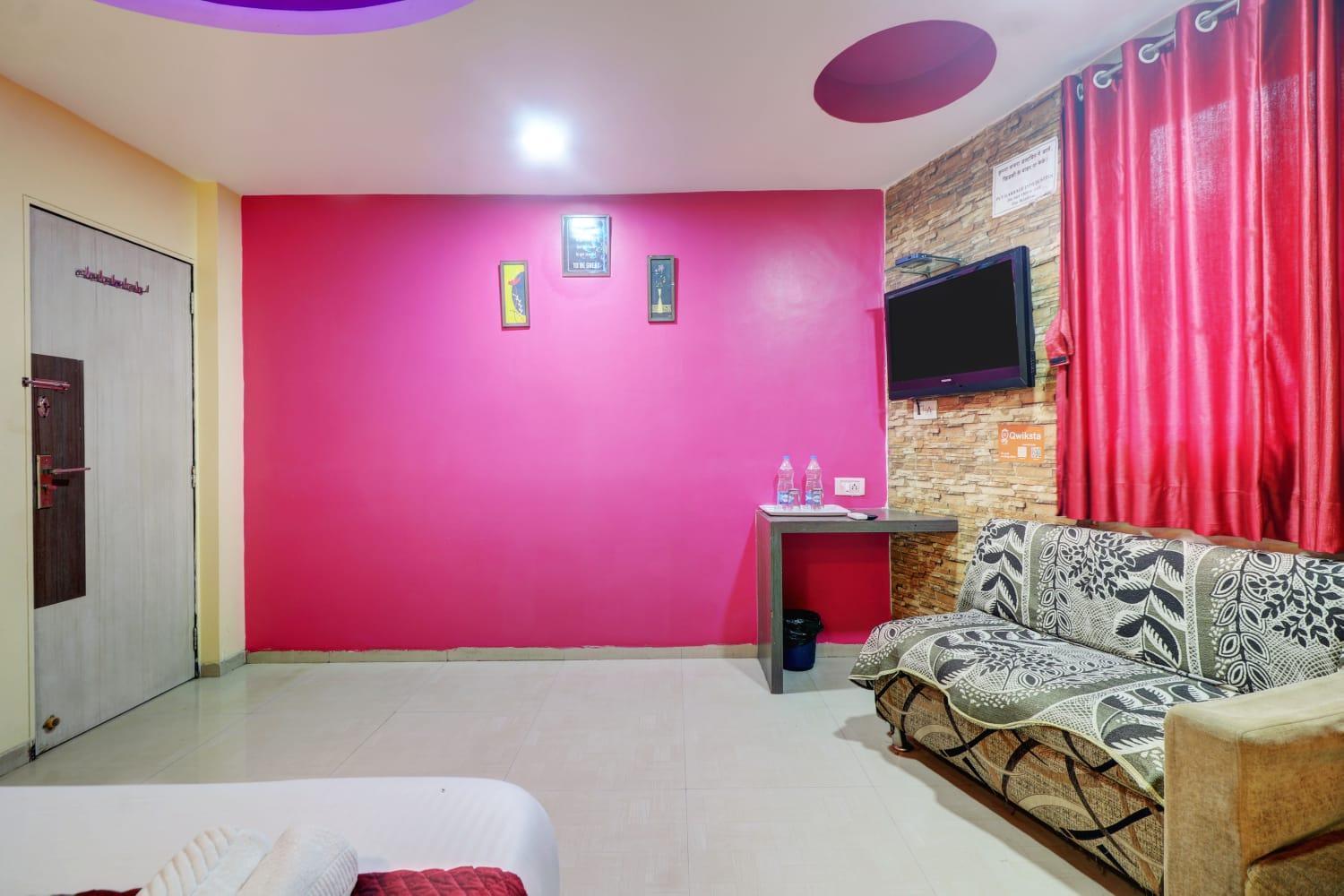 Icon International Airport Guest house *