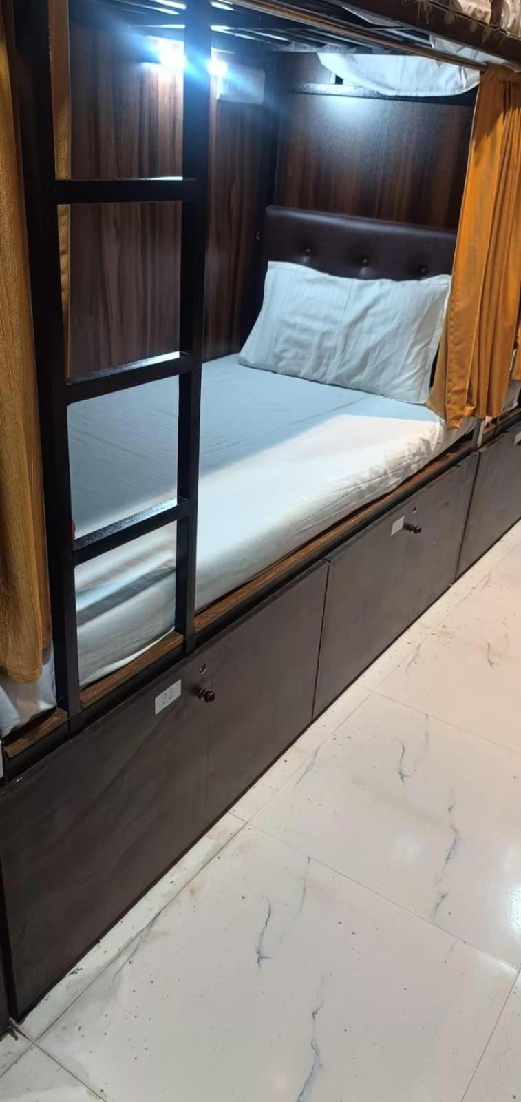 Guest house Golden View Dormitory