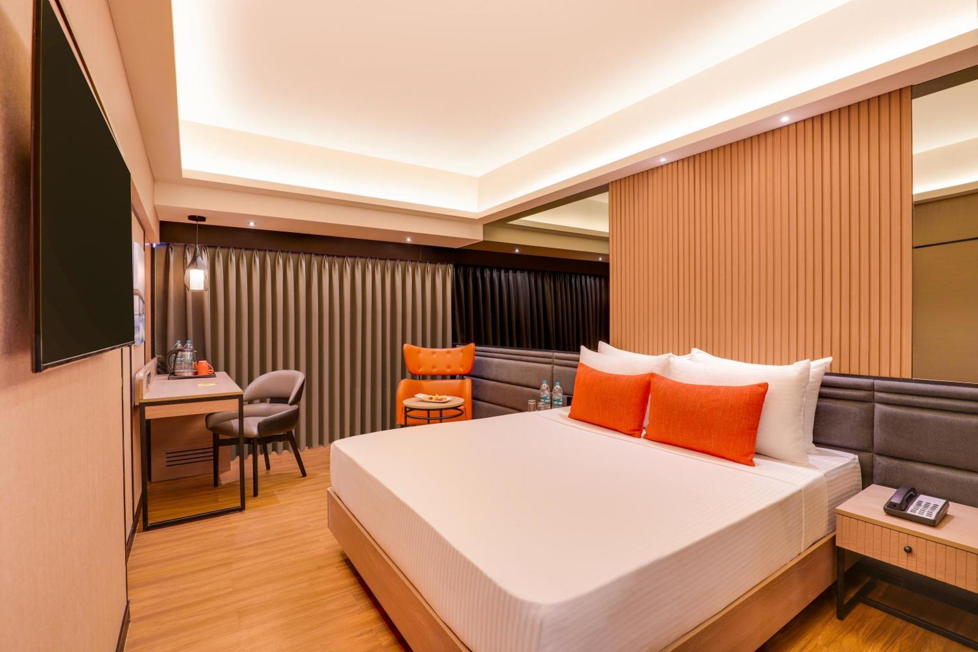 Hotel Lemon Tree Premier, Malad,