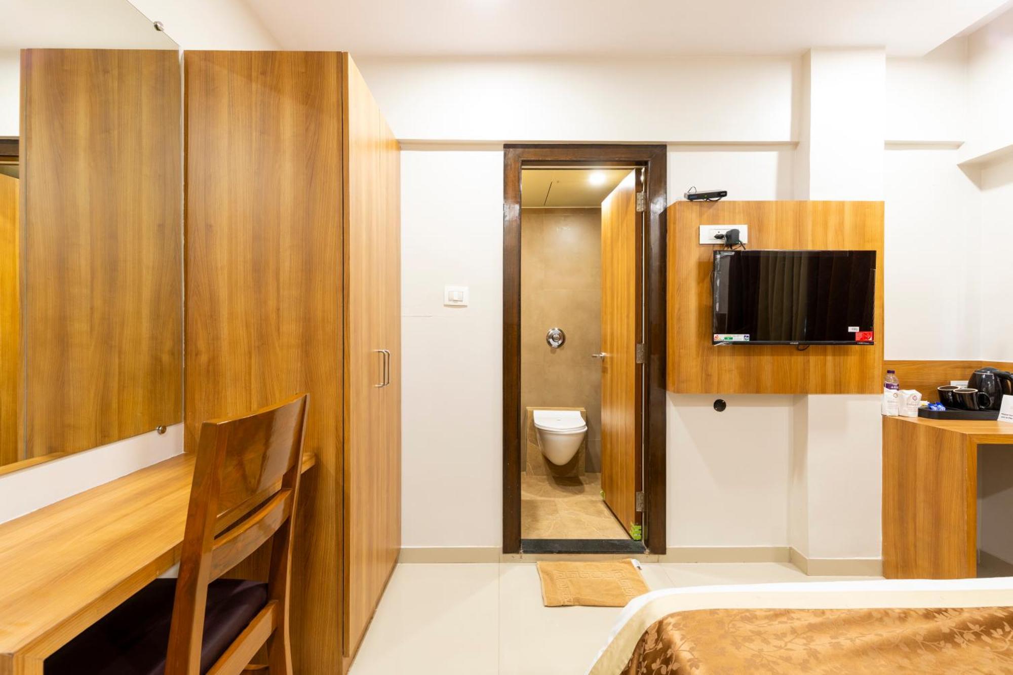 Hotel Embassy Park - Bkc 2*