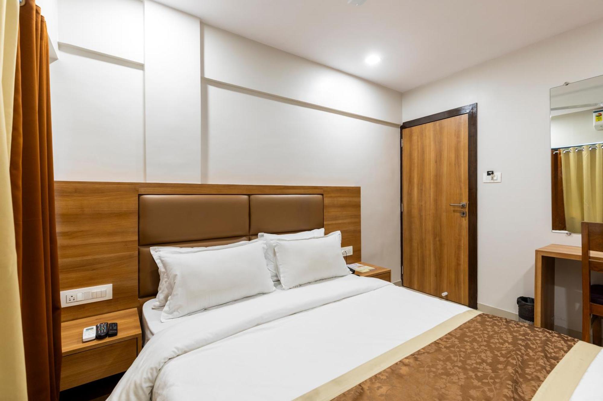 Hotel Embassy Park - Bkc
