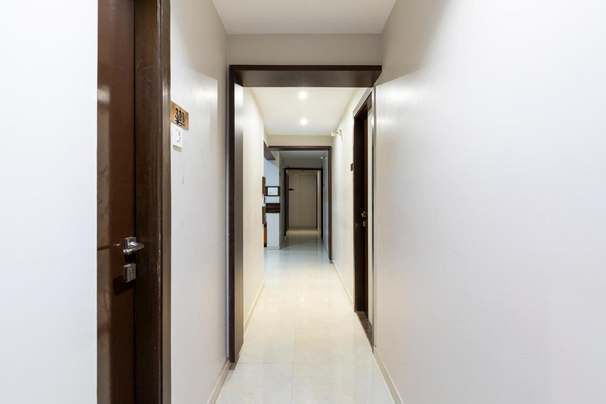 Hotel Embassy Park - Bkc 2*