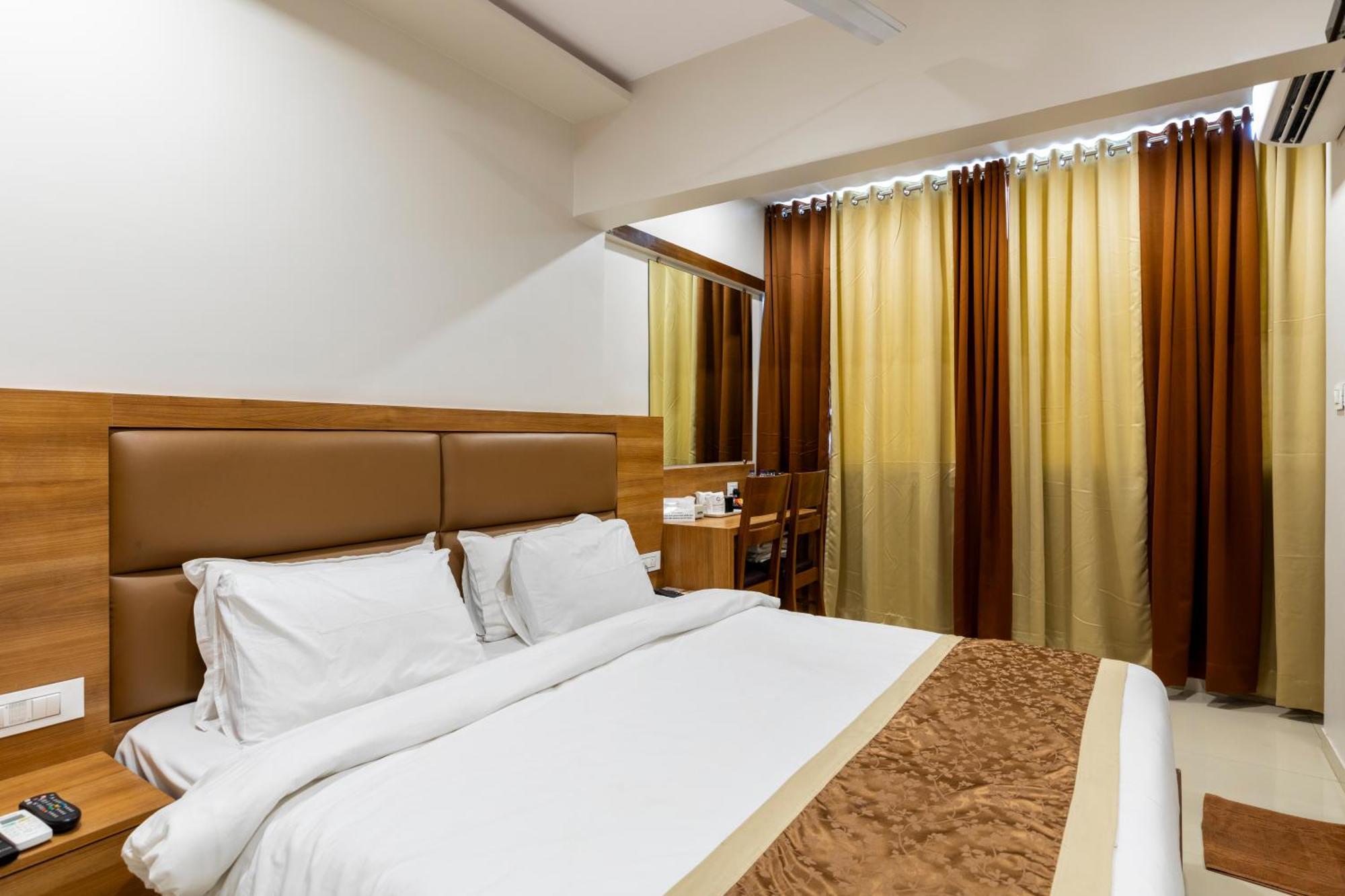 Hotel Embassy Park - Bkc 2*