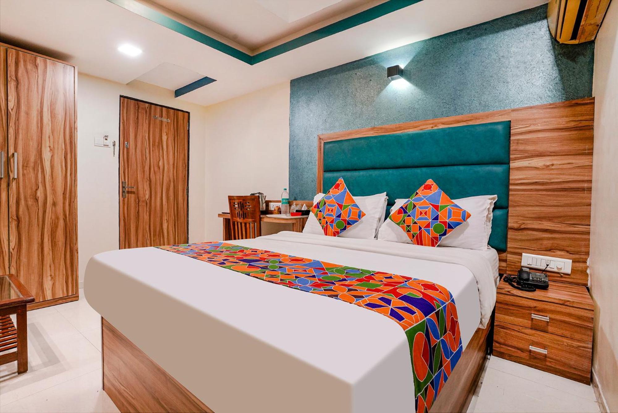Fabexpress Amber Corp - Nr Nesco Exhibition Center 3* Mumbai
