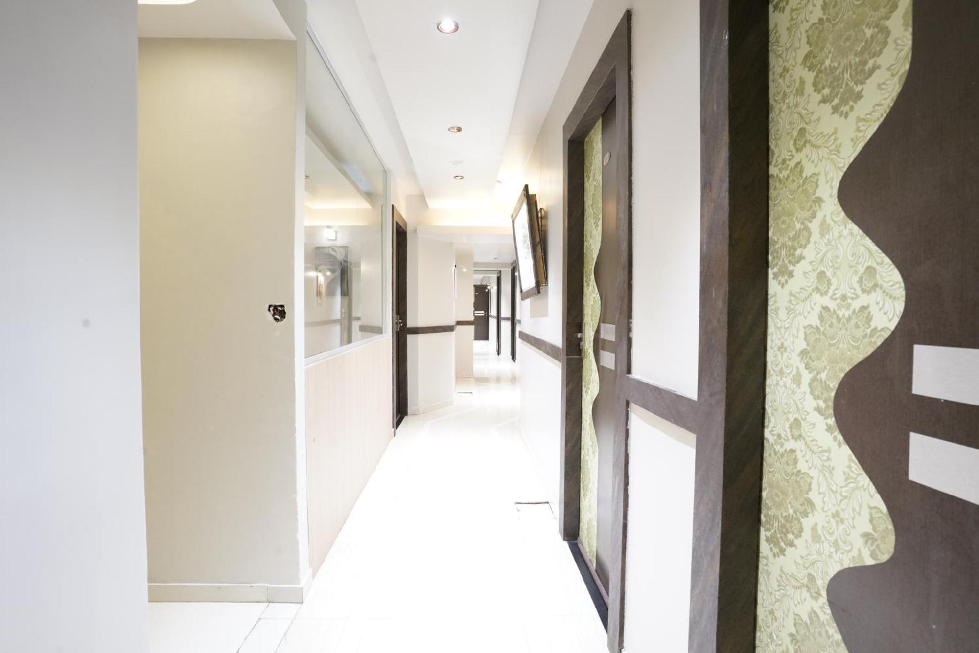 Hotel Grand Corp Inn, Near Nesco Exhibition Center Bombaim