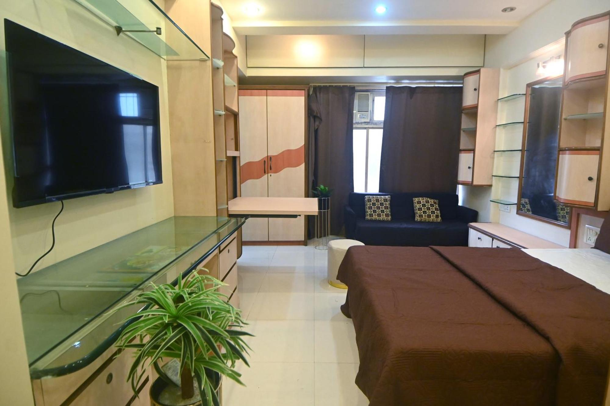 Cosy In Sobo Mumbai