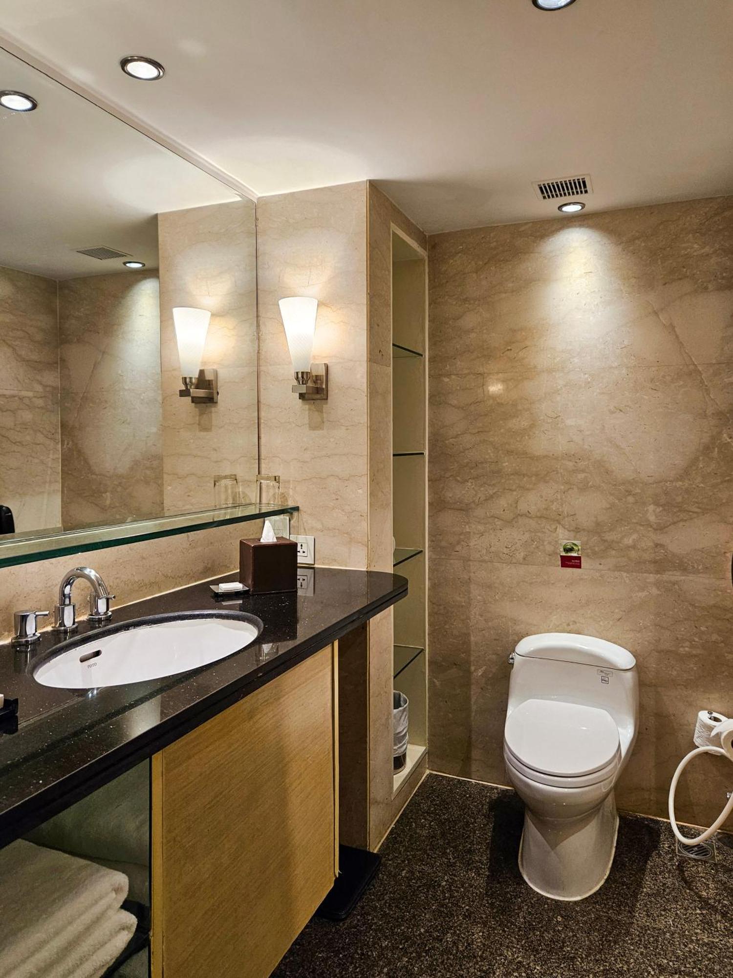 Marriott Executive - Lakeside Chalet, Hotel