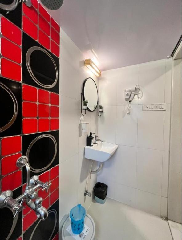 Cozy & Comfortable 2 Bhk ,carter Rd Bandra * Mumbai