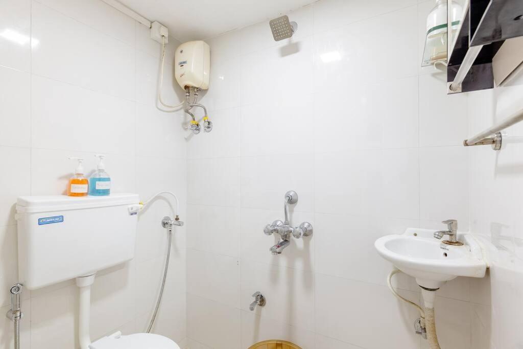 Cozy Pali Hill Bandra West Apartment