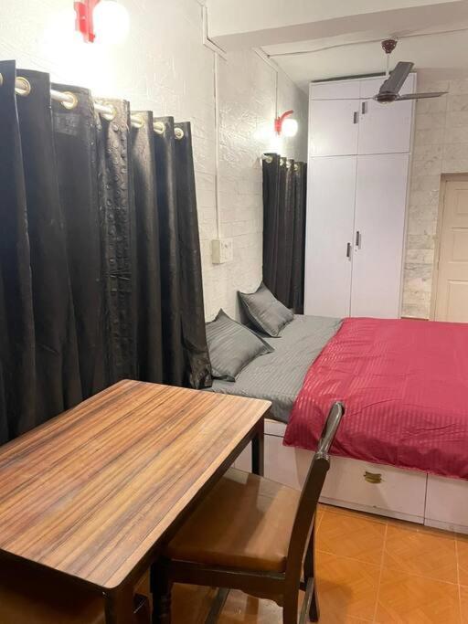 Cozy Pali Hill Bandra West Apartment Mumbai