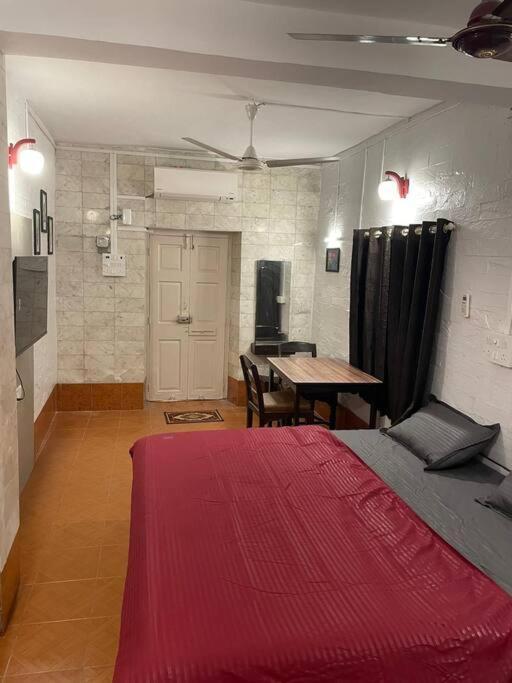 Cozy Pali Hill Bandra West Mumbai