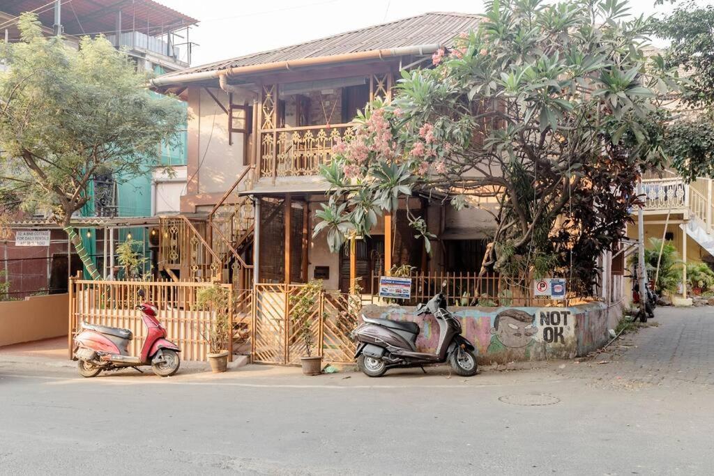 Cozy Pali Hill Bandra West Apartment