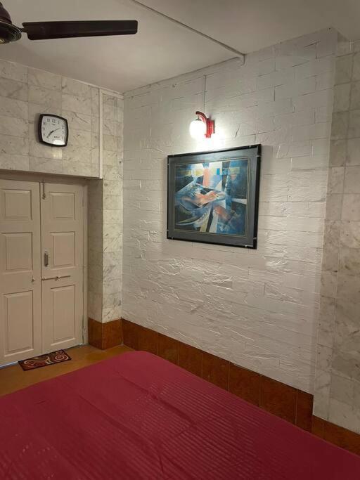Cozy Pali Hill Bandra West
