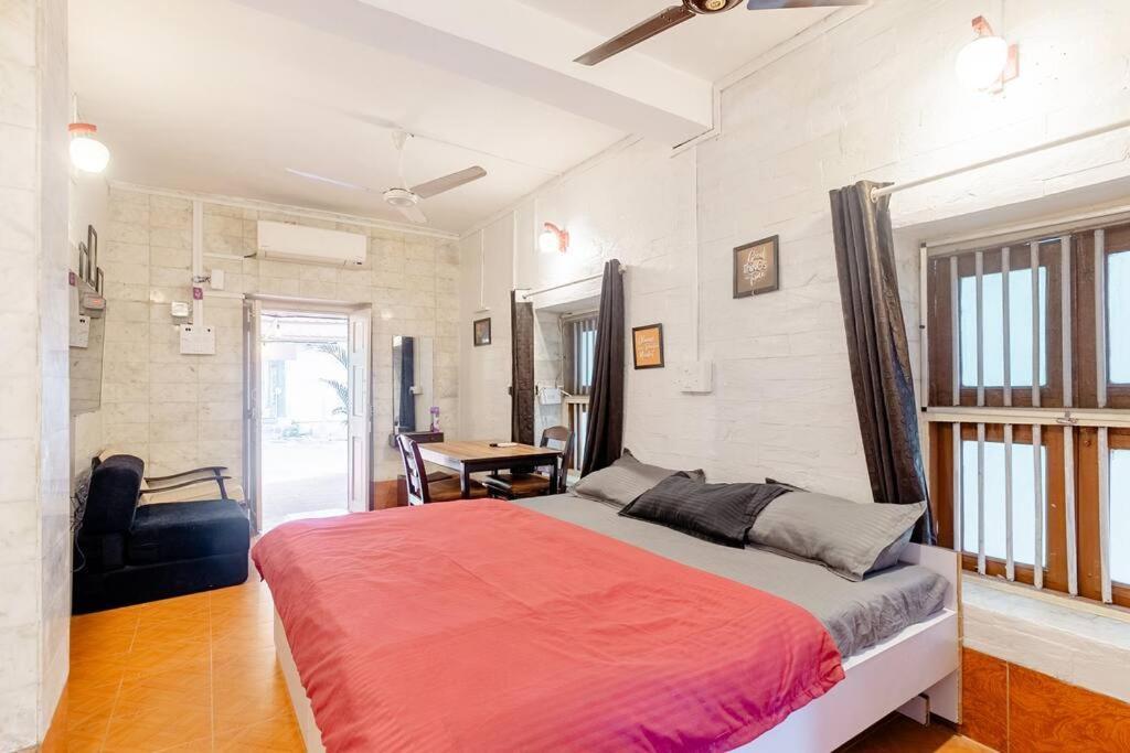 Cozy Pali Hill Bandra West Mumbai
