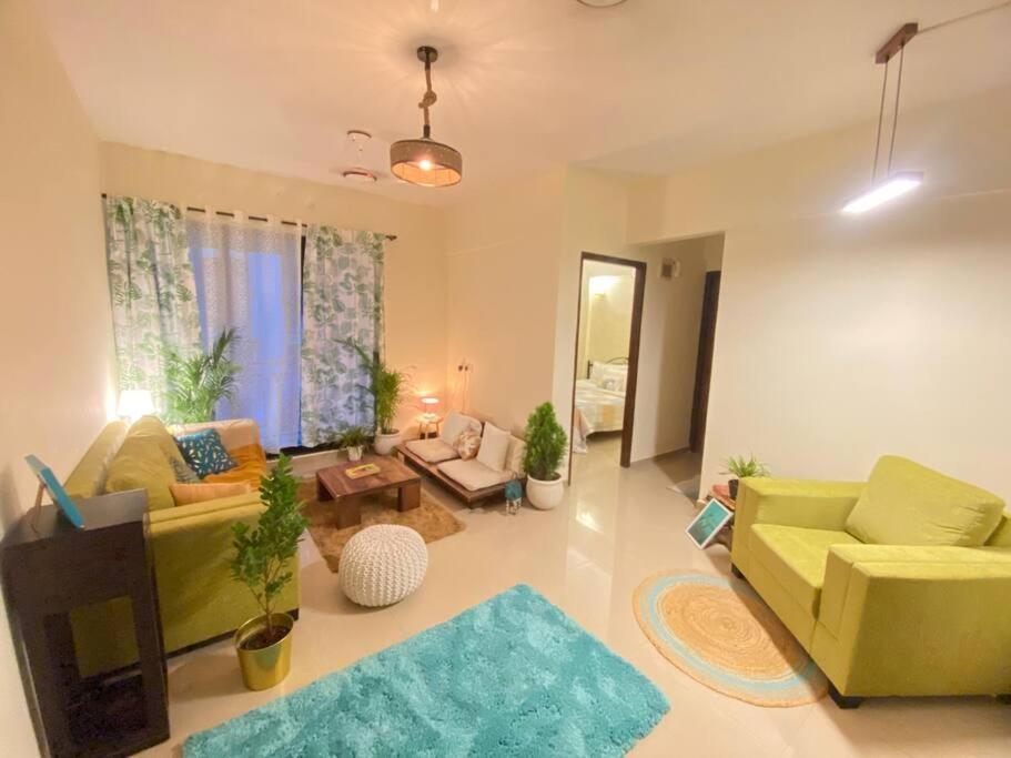 Apartment Slow Living At Bohemian Blue Door Near Atal Setu Mumbai