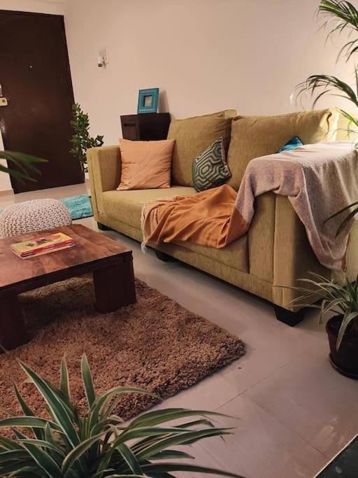 Apartment Slow Living At Bohemian Blue Door Near Atal Setu *
