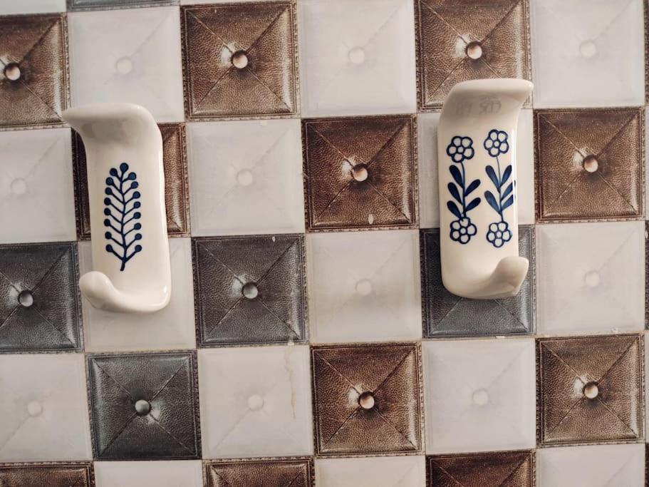 Slow Living At Bohemian Blue Door Near Atal Setu