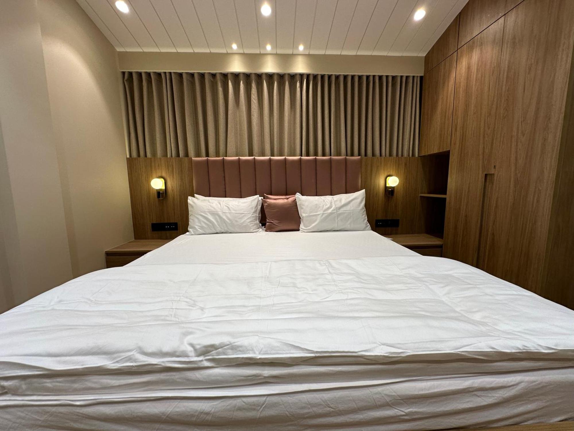Rudraya Homes - Cozy Premium Serviced Khar - Next To Bandra * Mumbai