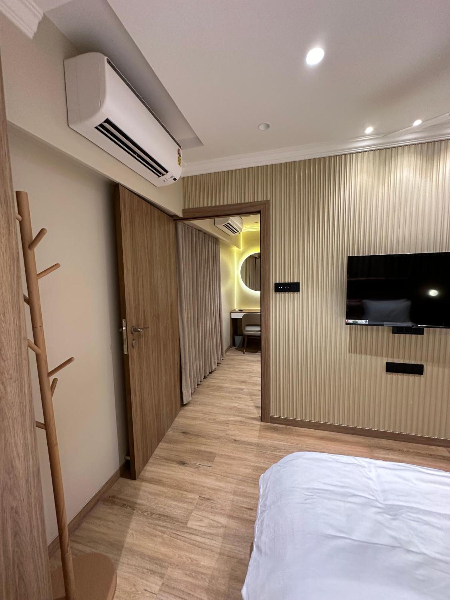 Rudraya Homes - Cozy Premium Serviced Khar - Next To Bandra * Mumbai