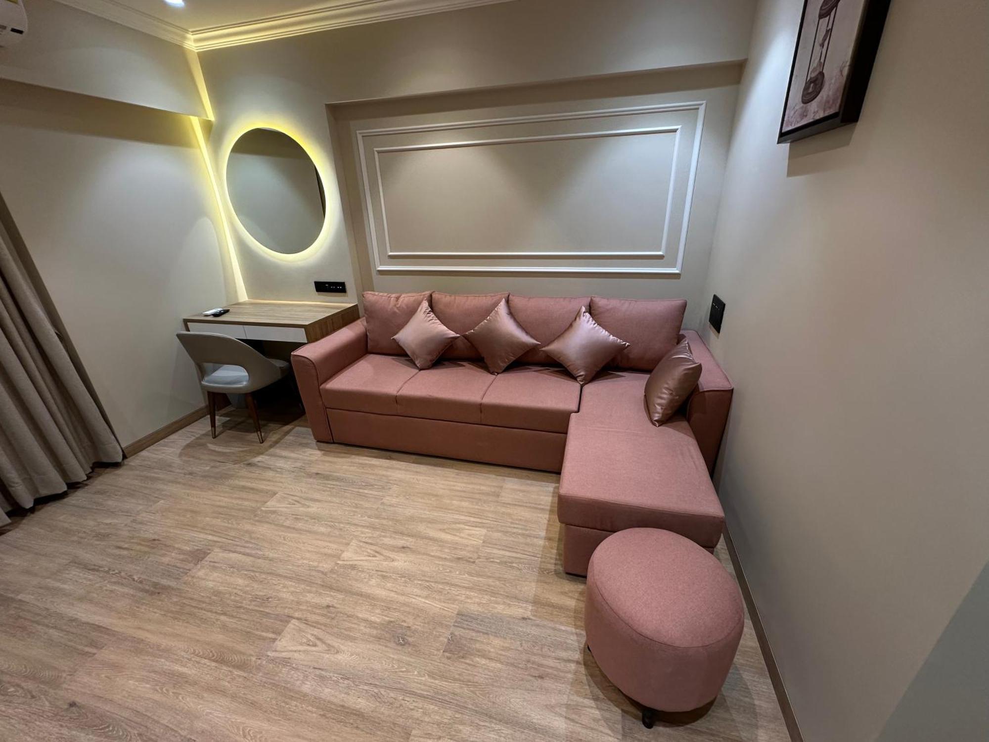 Rudraya Homes - Cozy Premium Serviced Khar - Next To Bandra * Mumbai