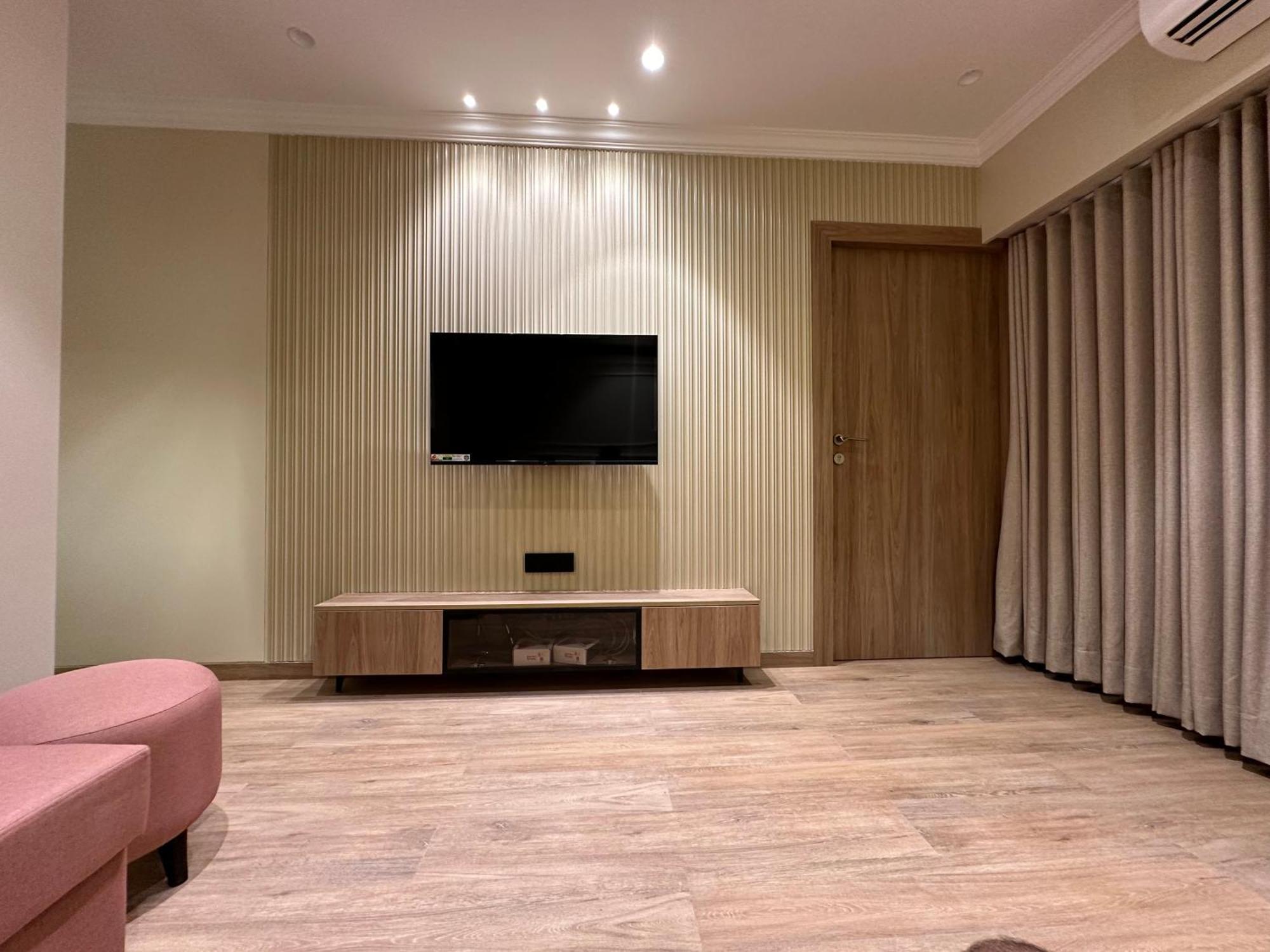 Rudraya Homes - Cozy Premium Serviced Khar - Next To Bandra Apartment Mumbai