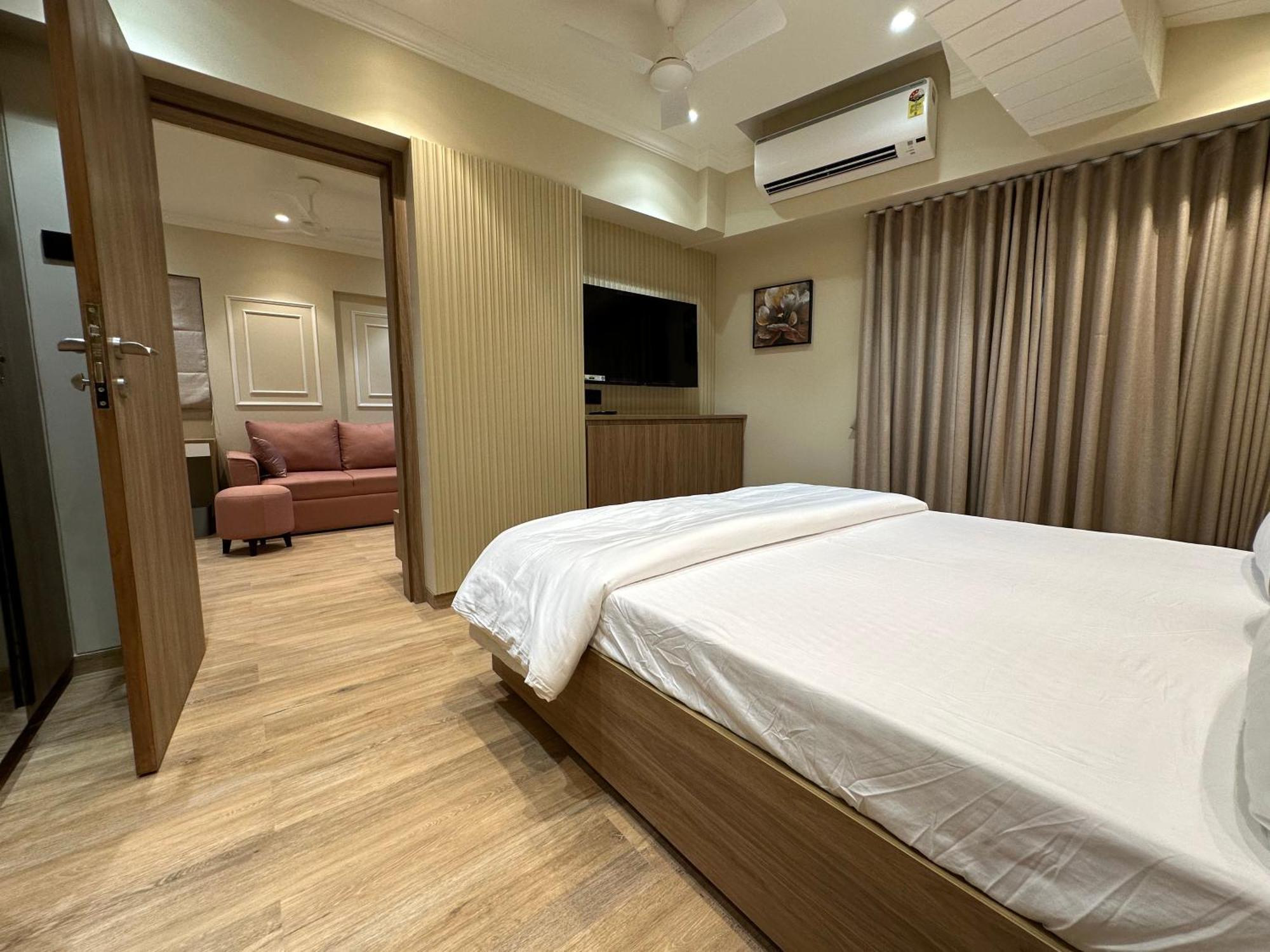 Apartment Rudraya Homes - Cozy Premium Serviced Khar - Next To Bandra *