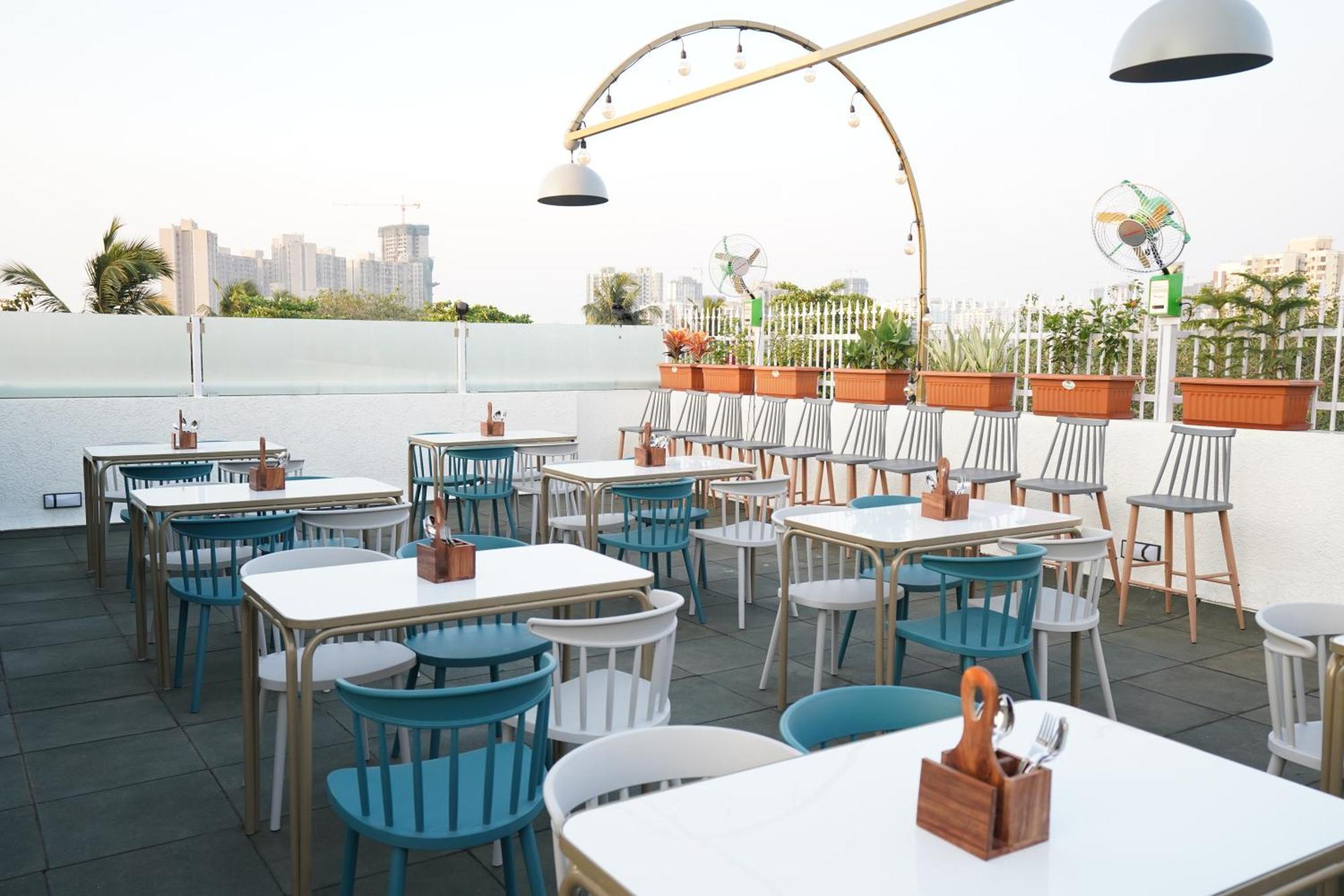 Residency Malad Hotel 3*