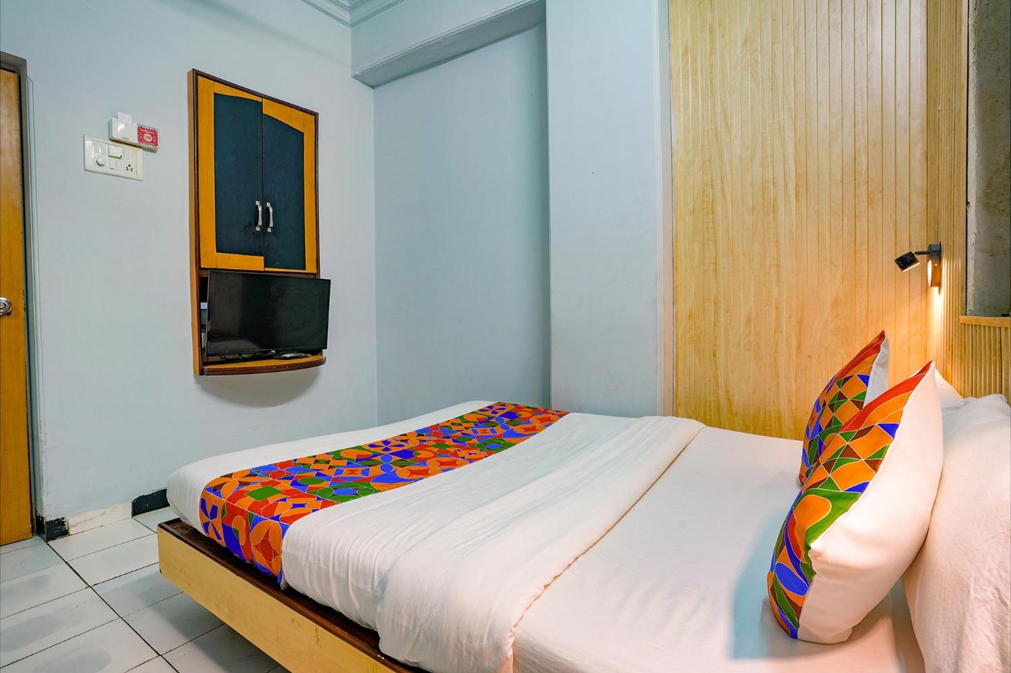 Fabexpress Manas Residency Bombaim