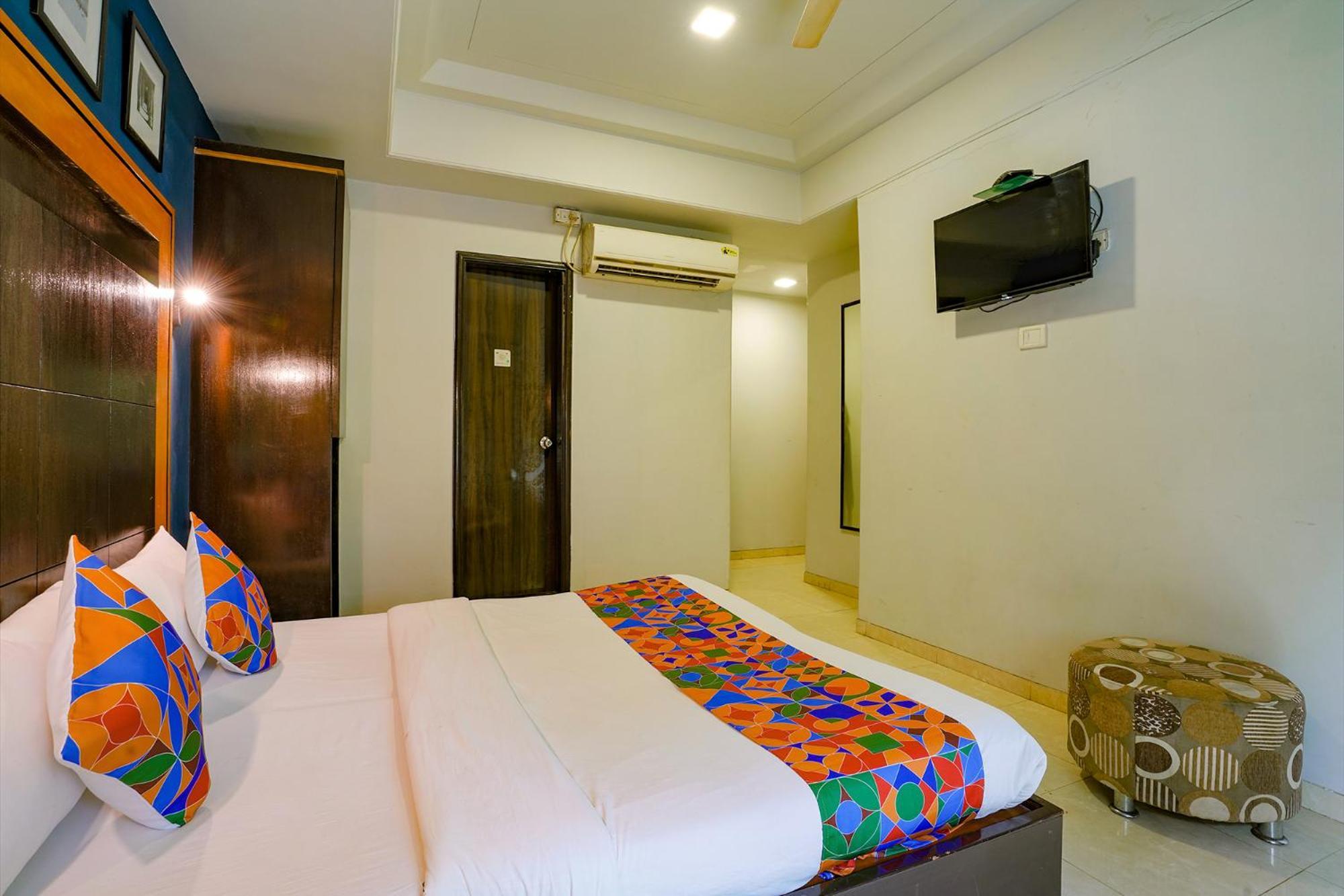 Fabexpress Manas Residency Bombaim