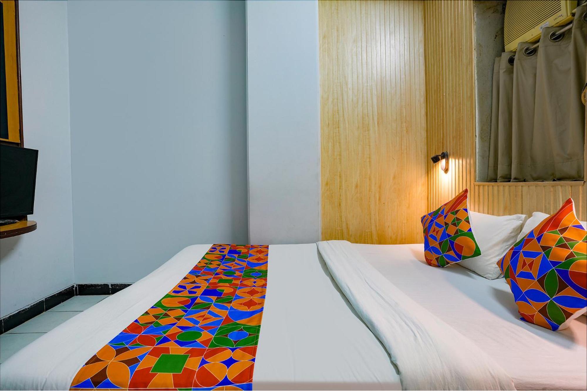 Fabexpress Manas Residency Bombaim