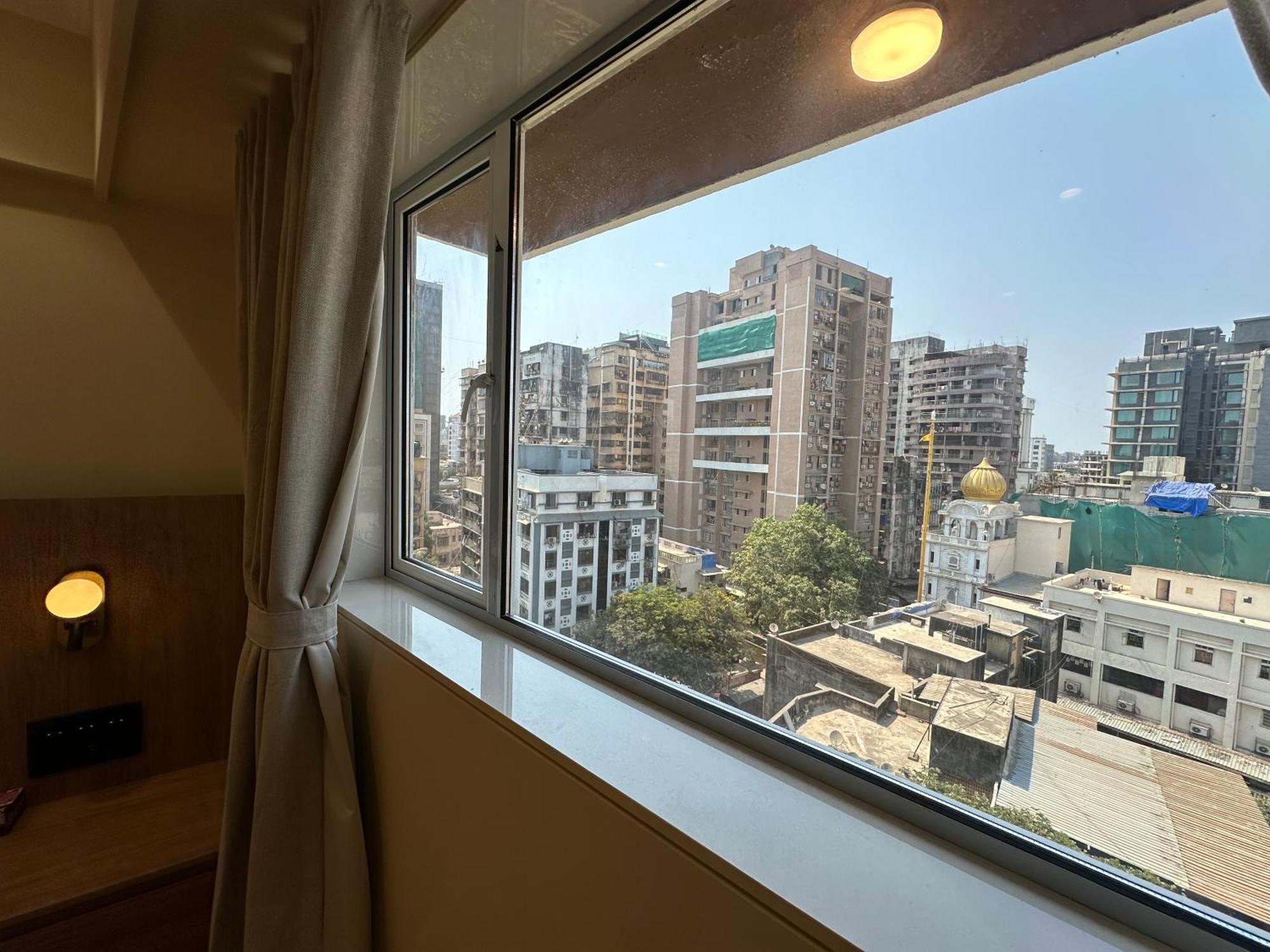 Rudraya Homes - Cozy Premium Serviced Khar - Next To Bandra Apartment