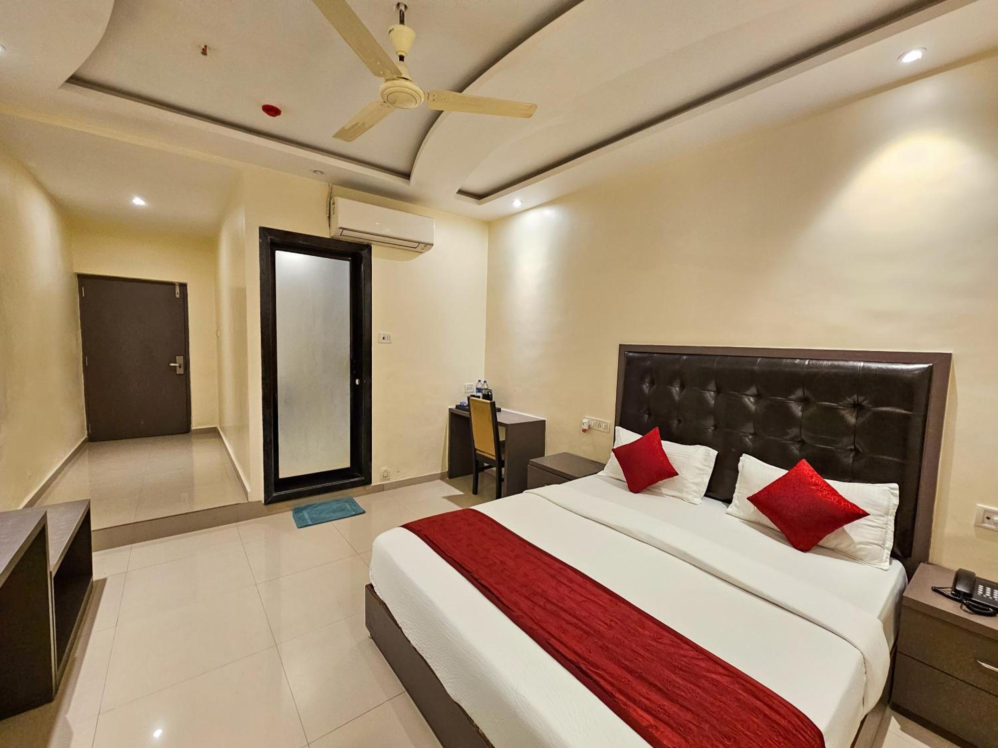 Hotel Bkc - Near Trade Center, Visa Consulate Mumbai
