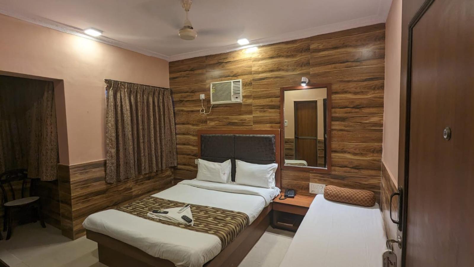Apartment Lucky Service - Near Bkc Mumbai