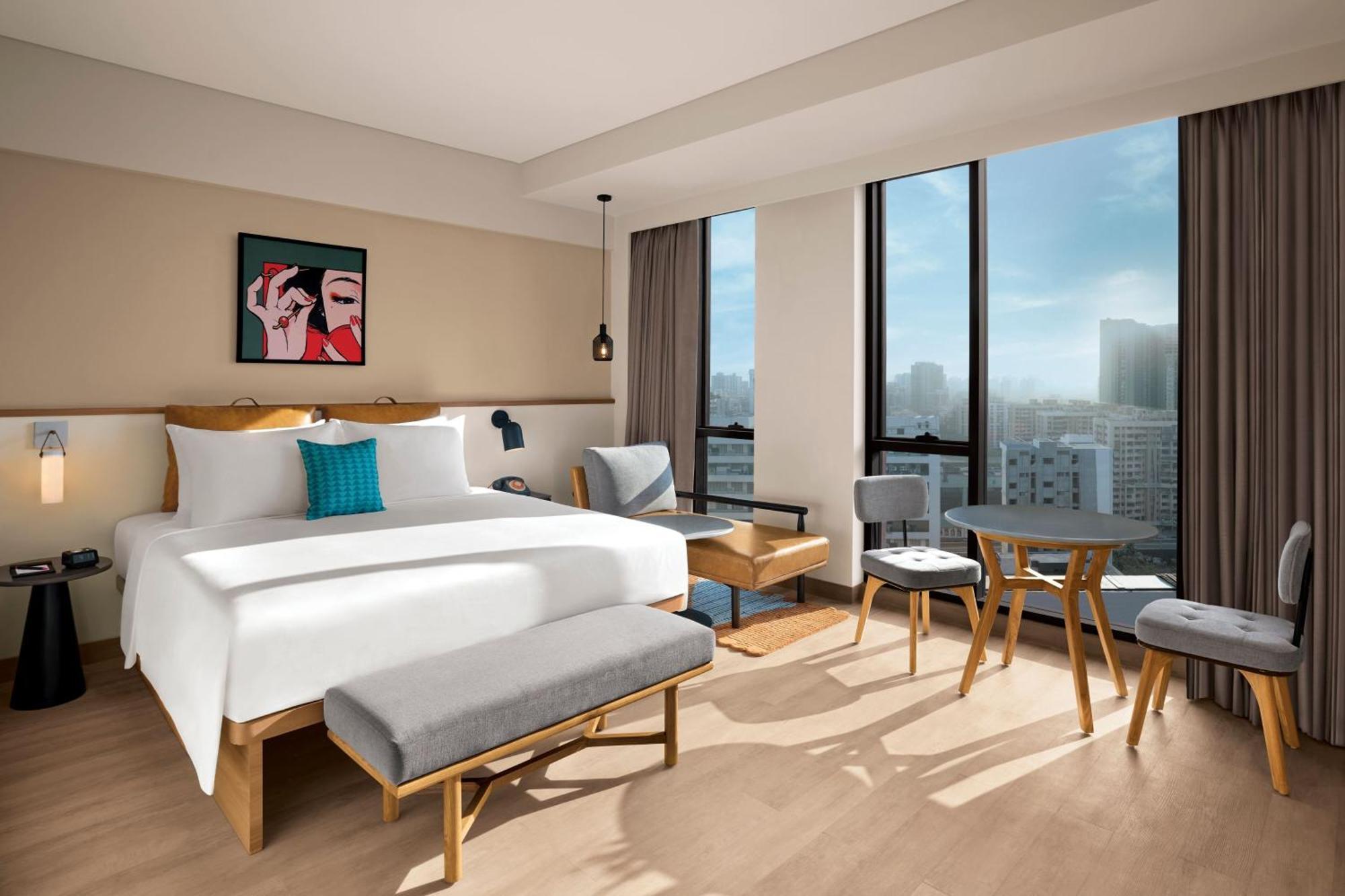 Moxy Andheri West Hotel 5*