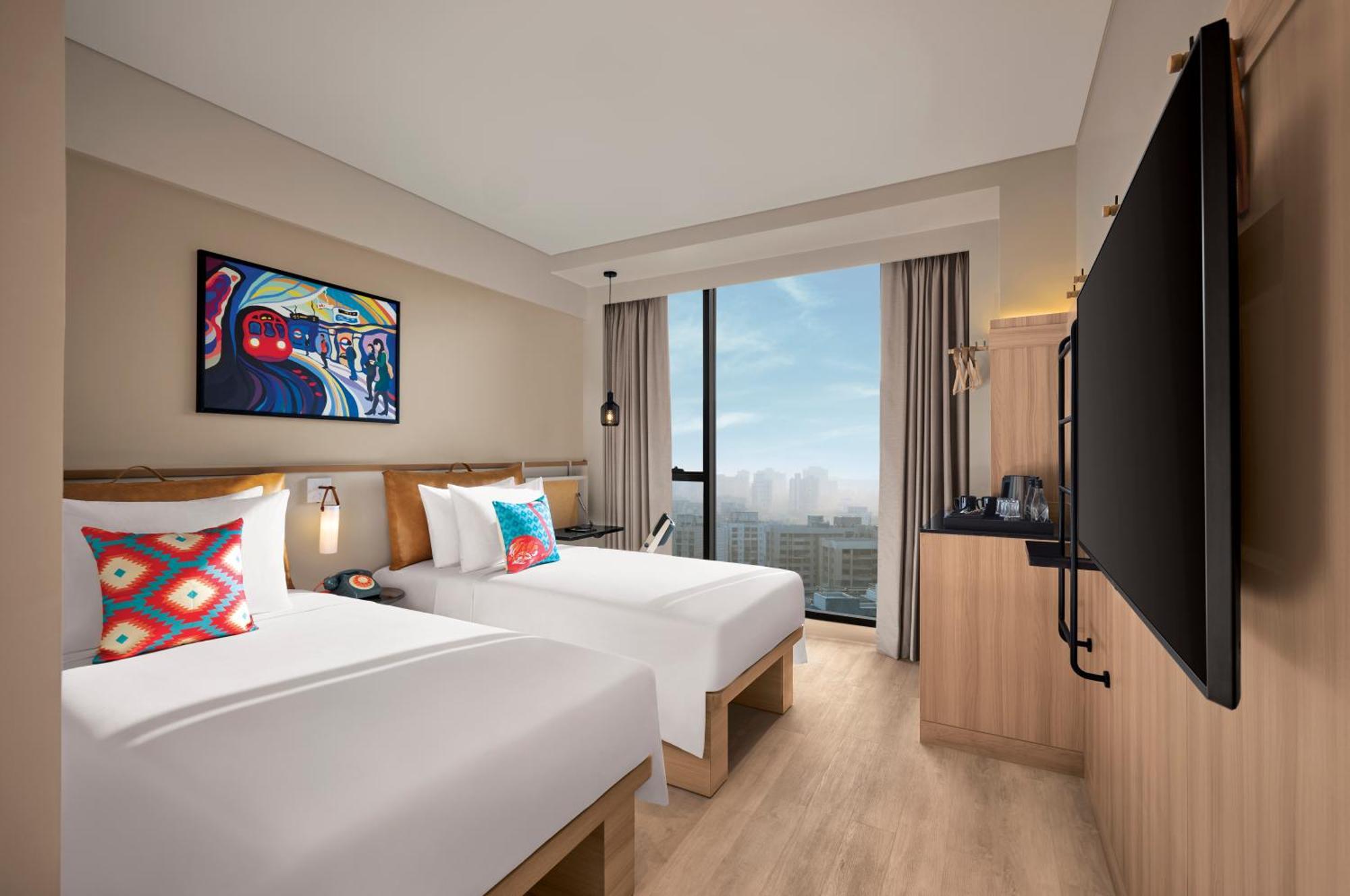 Moxy Andheri West Hotel 5*