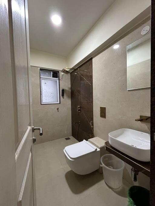 Apartment 3 Bhk Santacruz 801 Mumbai