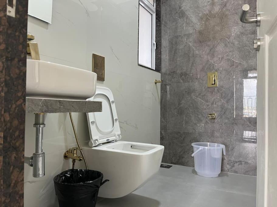 3 Bhk Santacruz 801 Apartment Mumbai