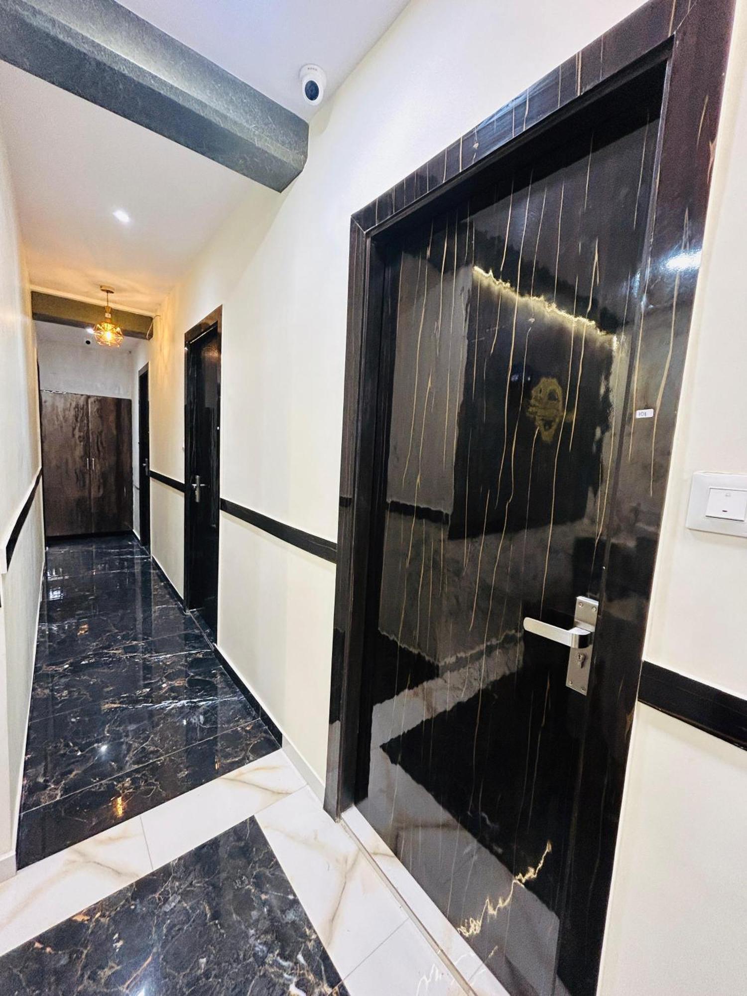 Hotel Rinza Residency