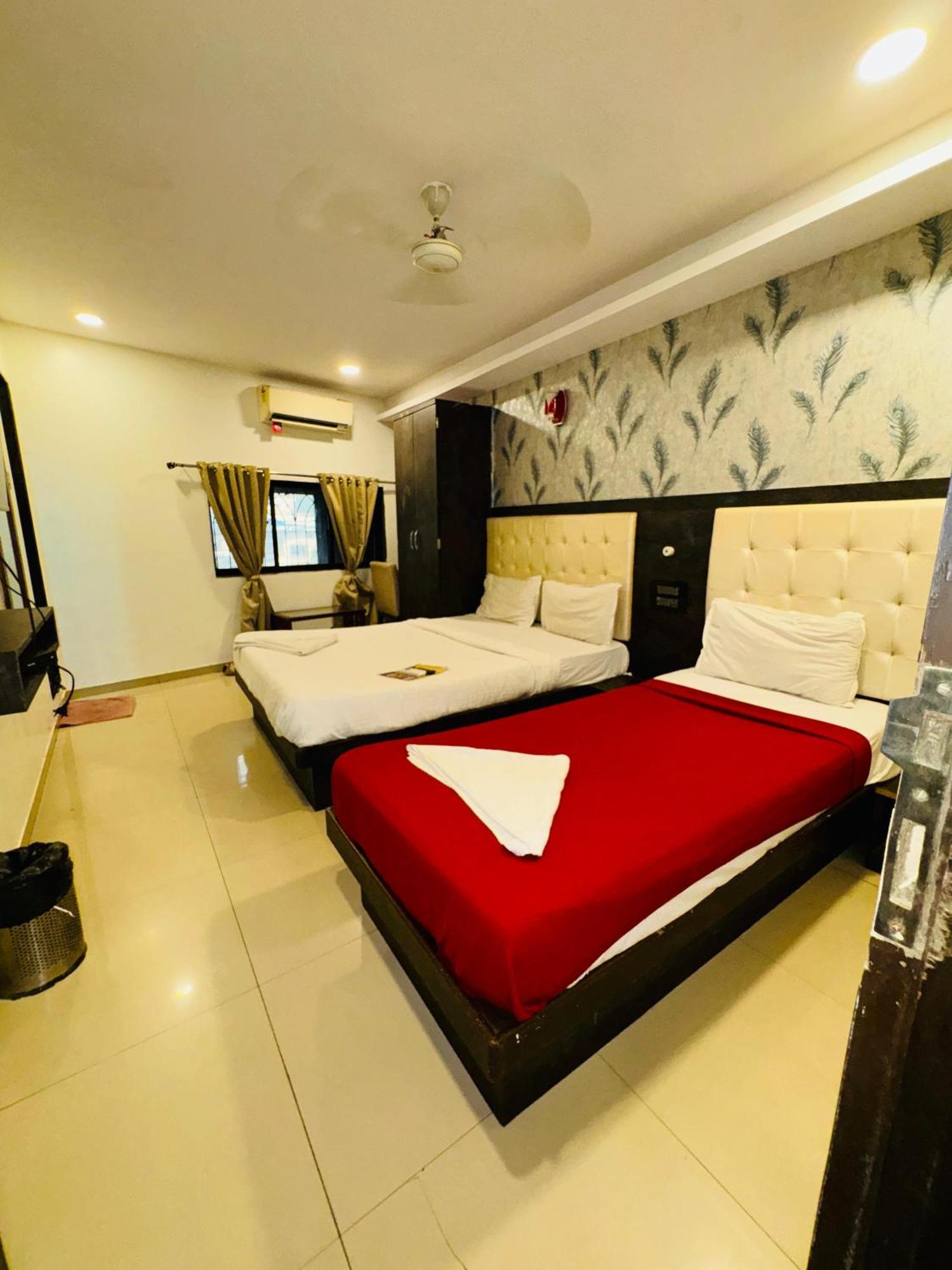 Hotel Atlas Grand Andheri East 3*