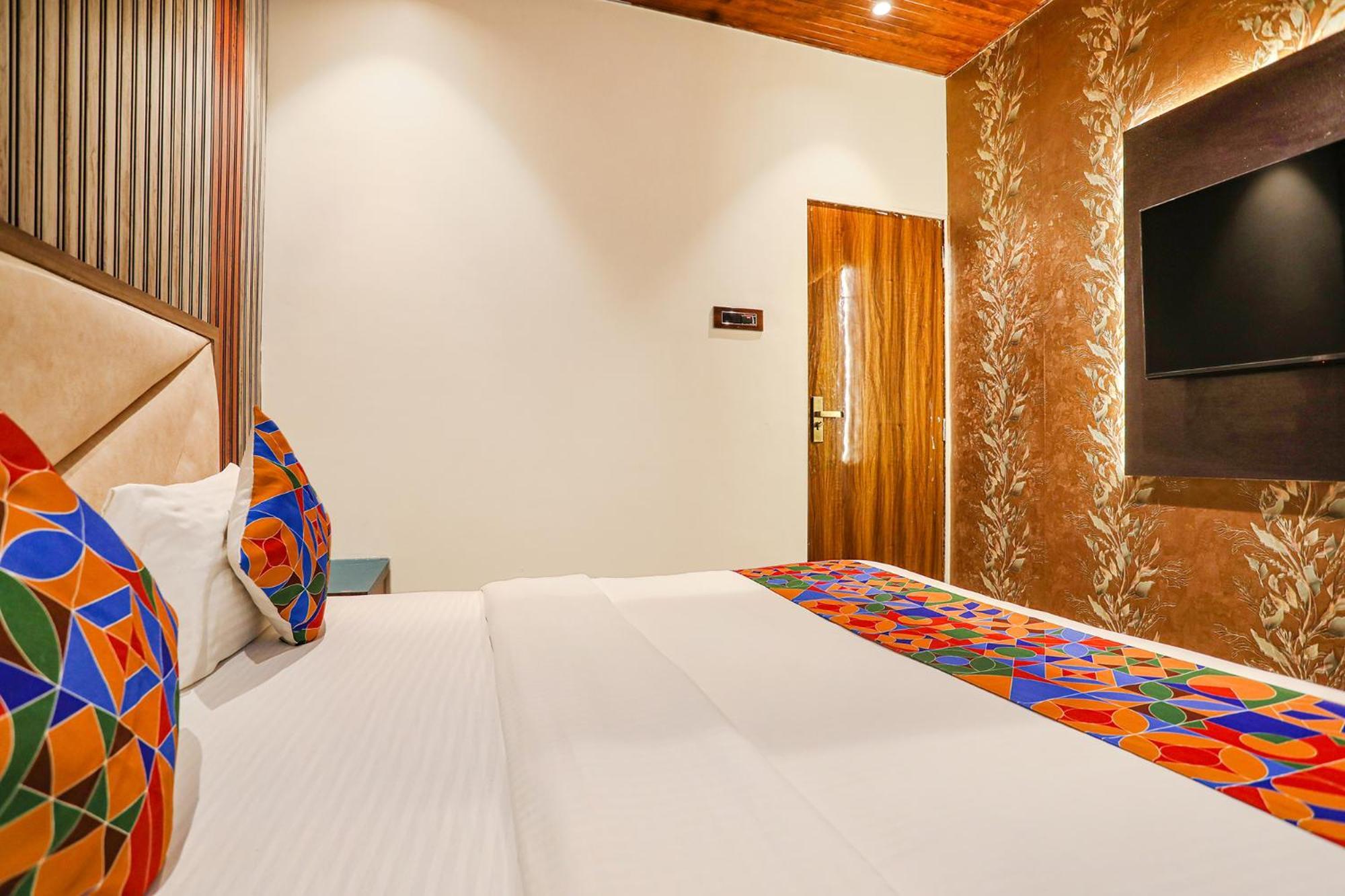 Fabexpress Versova Residency - Nr Kokilaben Hospital Hotel Bombaim