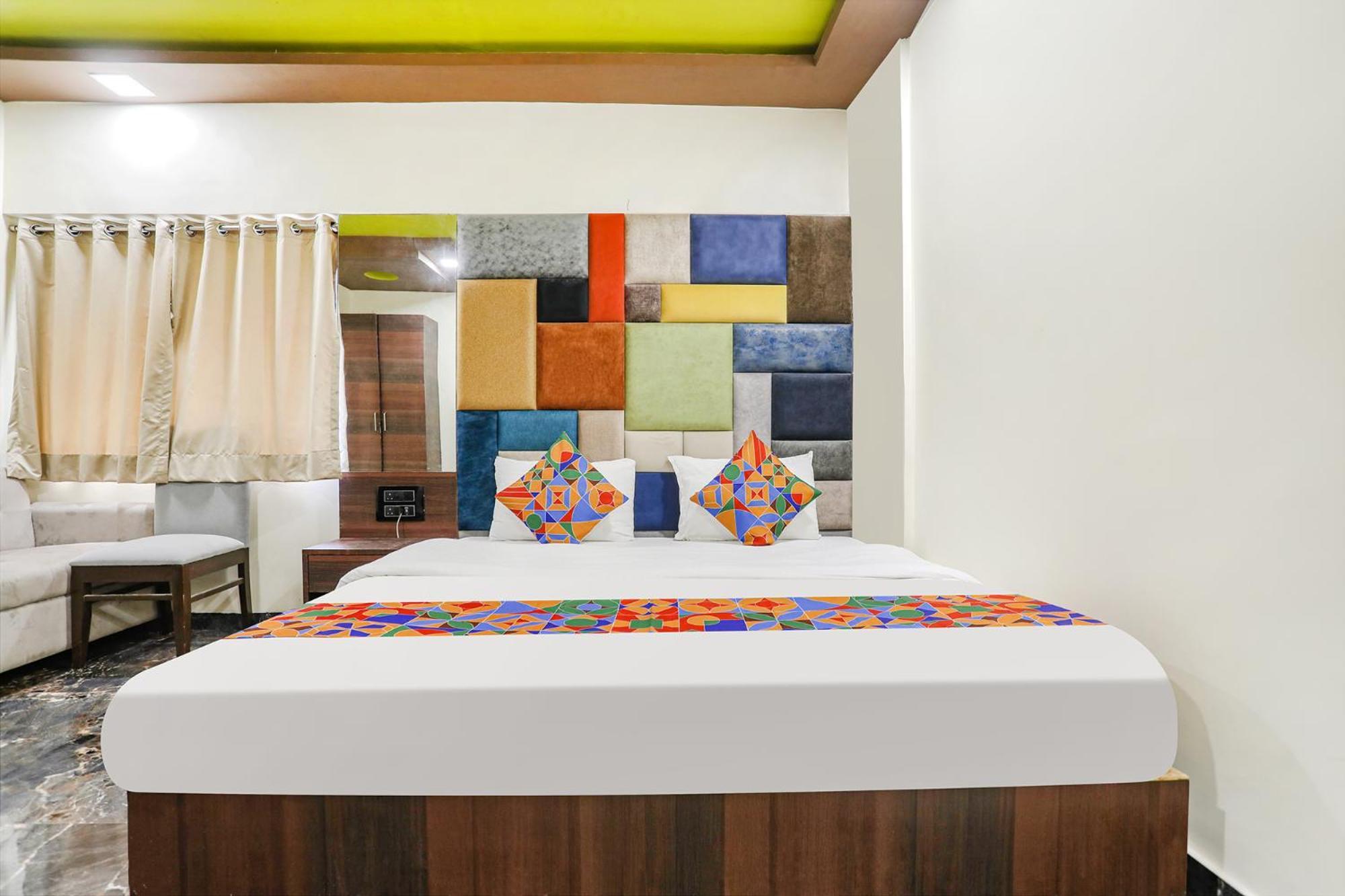 Fabexpress Versova Residency - Nr Kokilaben Hospital 3*