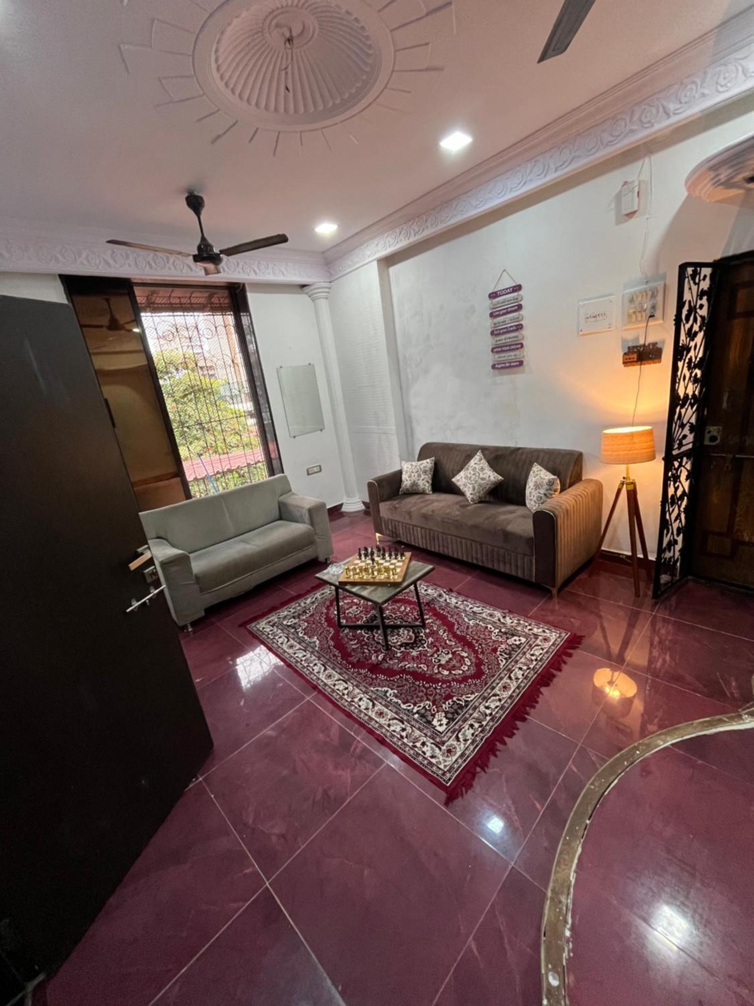 Budget Friendly 2bhk Flat At Pali Hill Bandra * Mumbai
