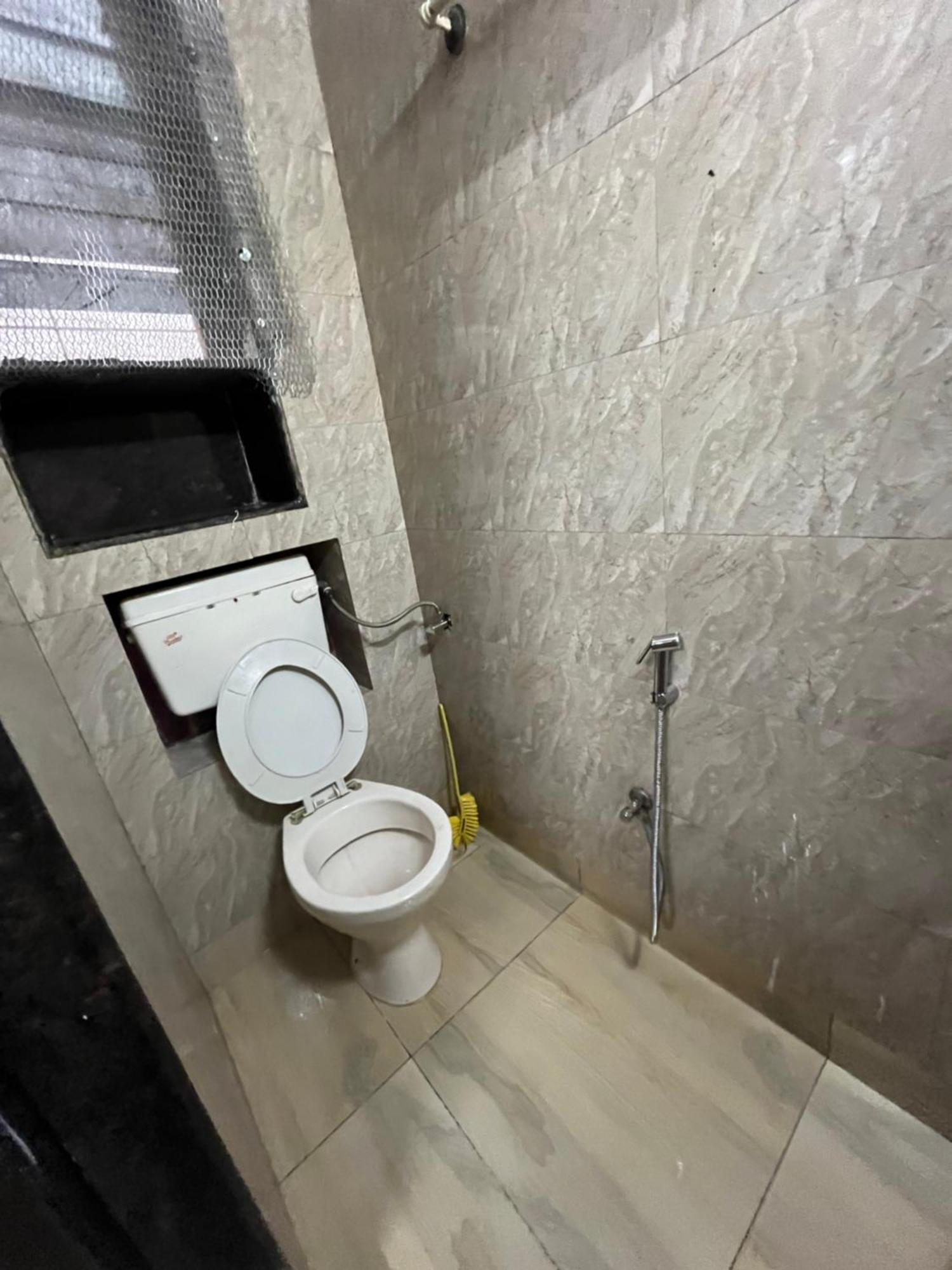 Budget Friendly 2bhk Flat At Pali Hill Bandra Mumbai