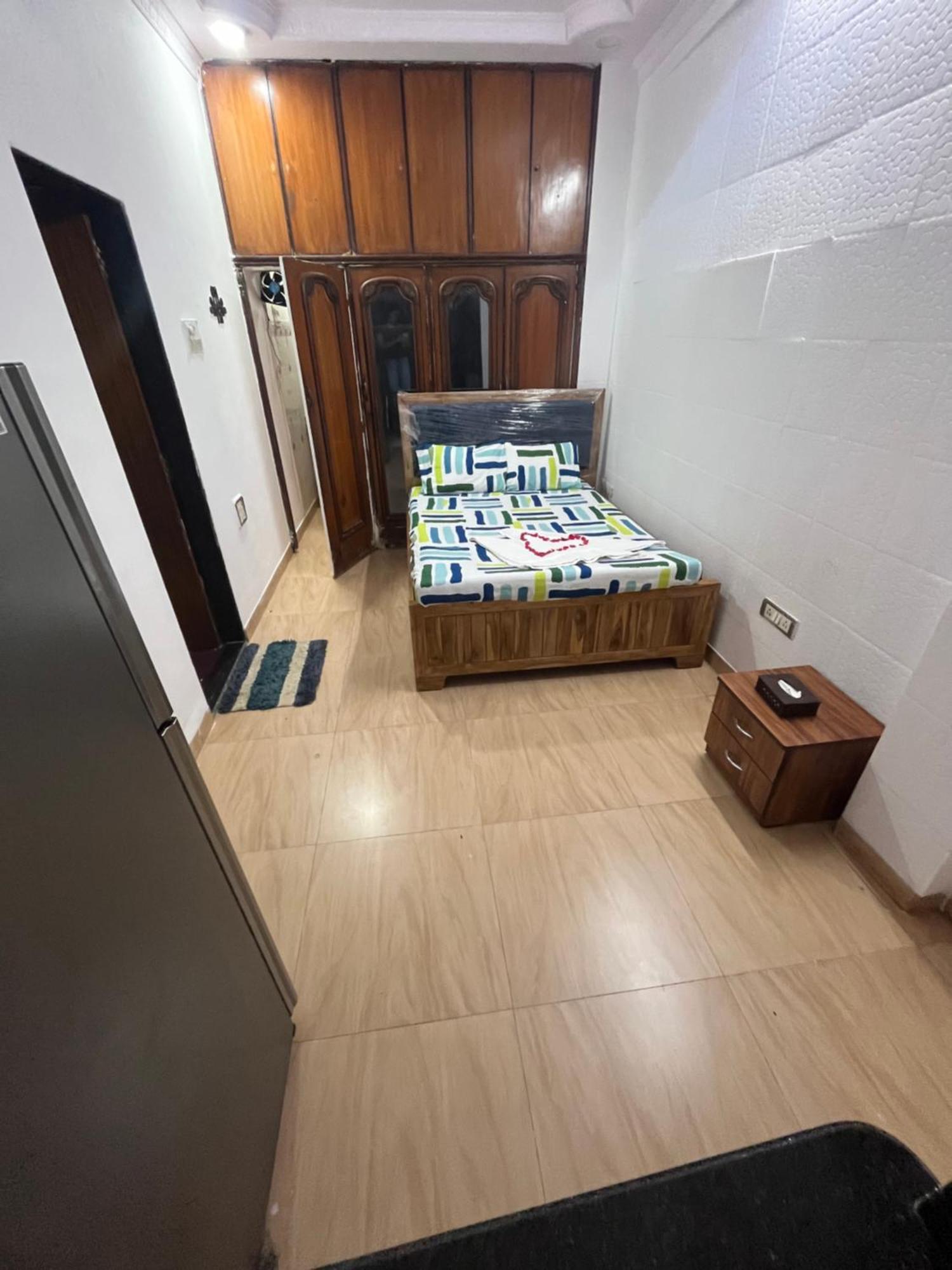 Budget Friendly 2bhk Flat At Pali Hill Bandra Apartment *