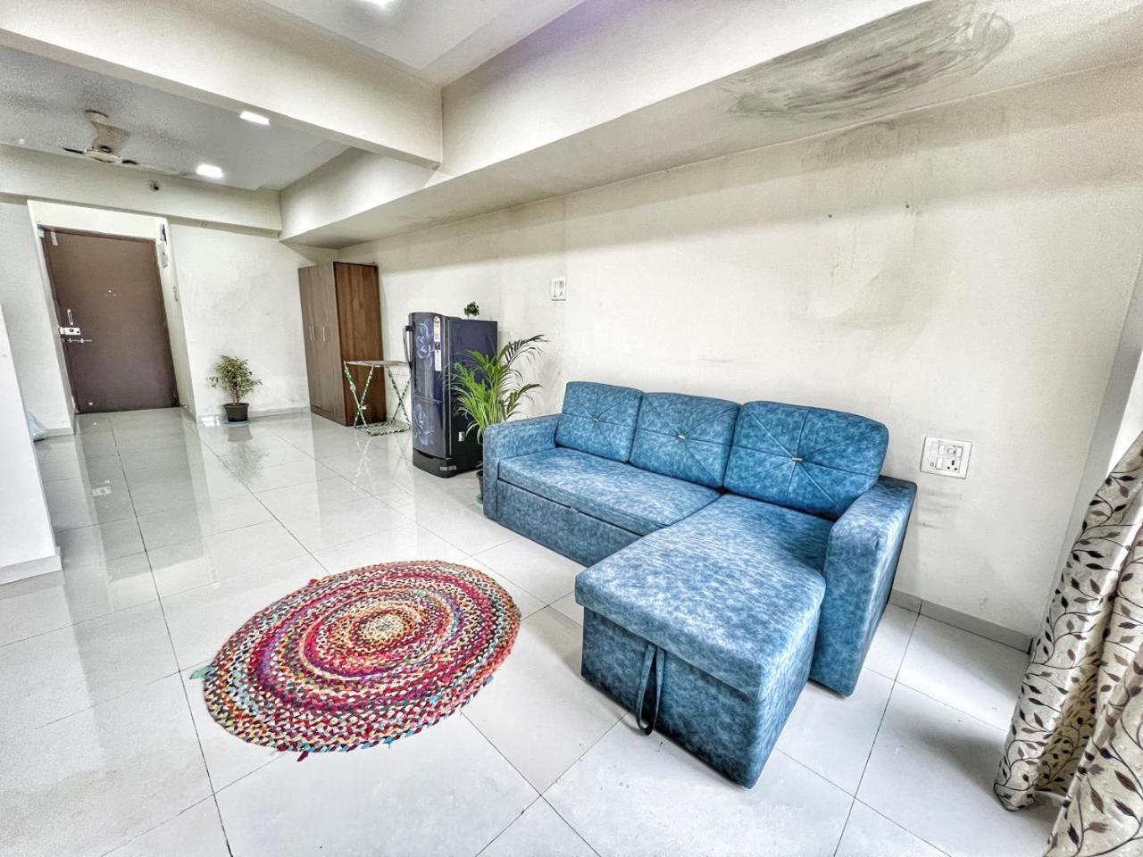 Apartment 1 Bhk Near Kokilaben Ambani Hospital