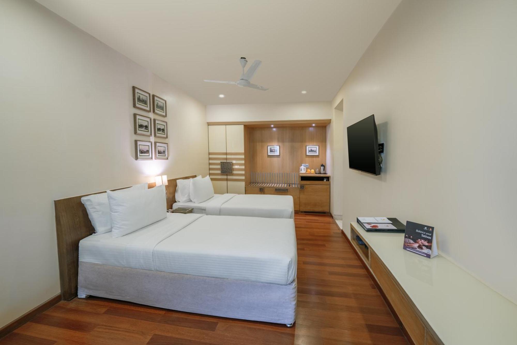 The Shalimar Hotel, Kemps Corner 4*
