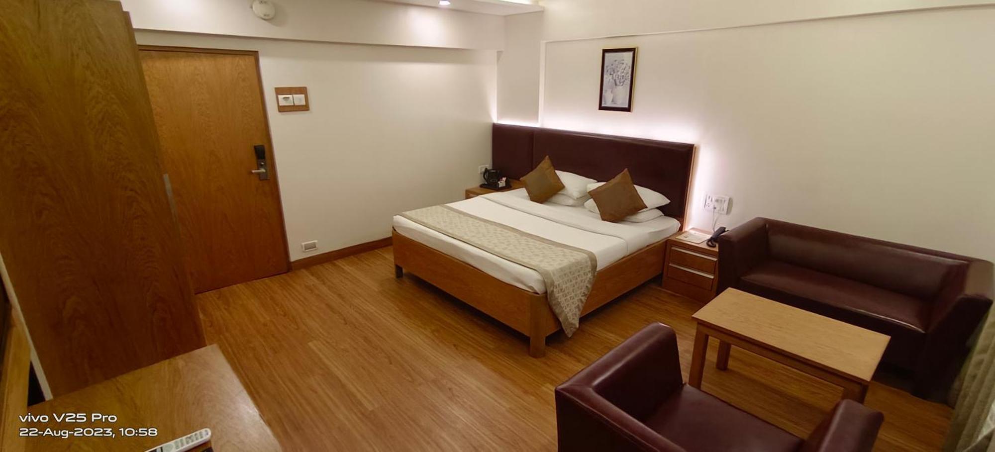 Kings International Juhu Hotel