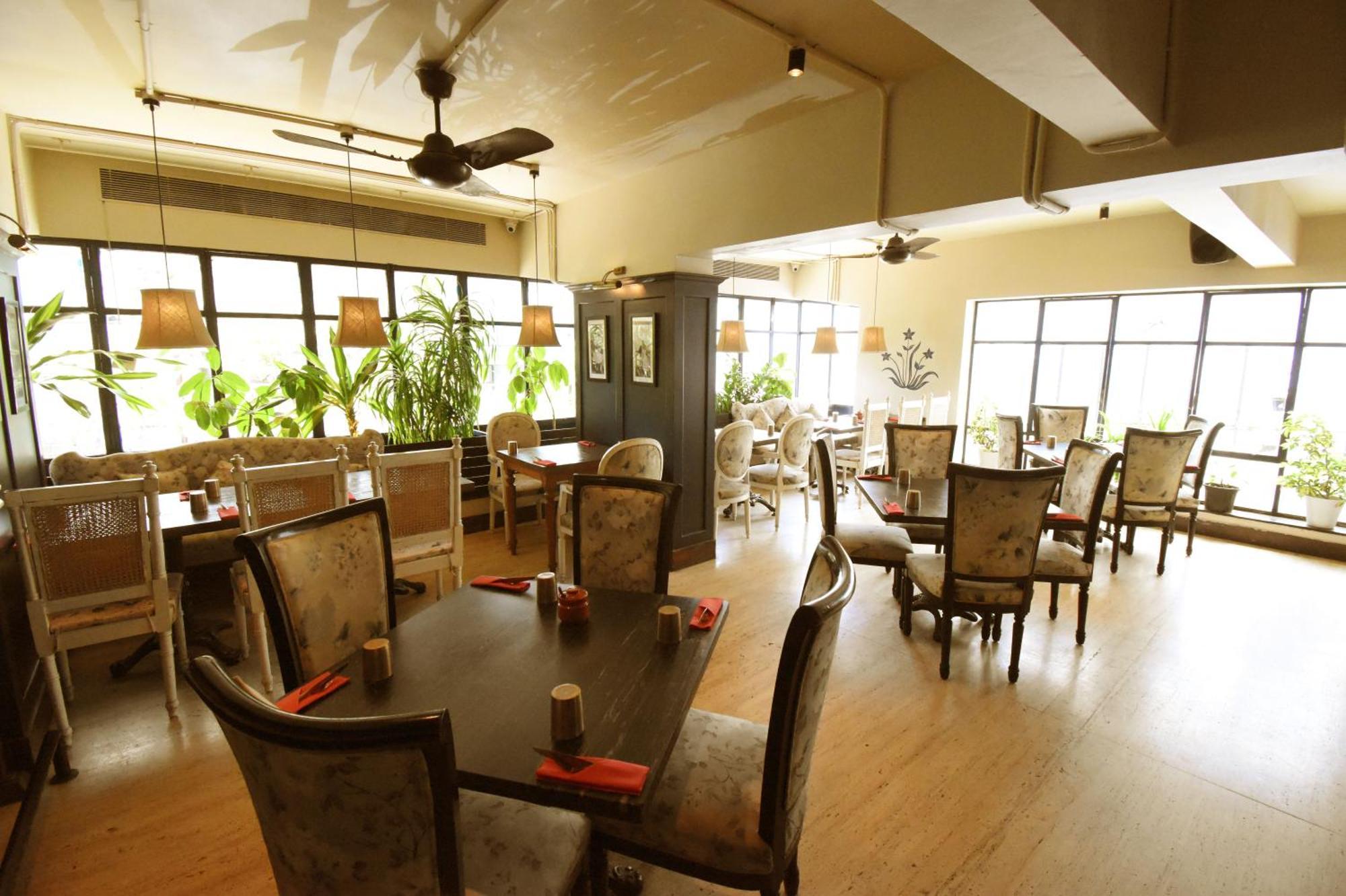 Kings International Juhu Hotel