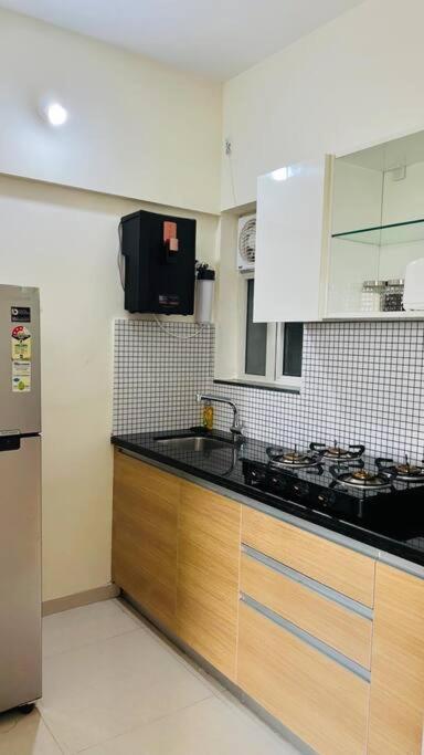 Cozy 1bhk Near Nesco, J Pmorgan